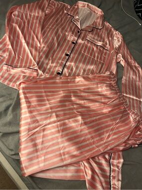 Luxenight Striped Button Up Satin  Pajama Set,Size 1X. NWOT